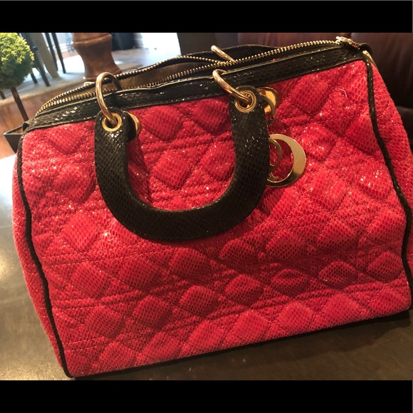 Purses - Picture 2 of 9